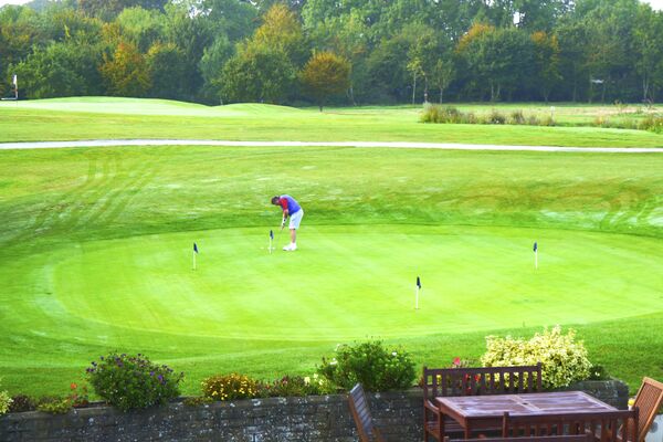 #caption-140 Practice putting green